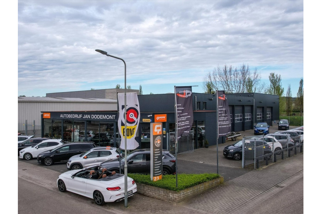 Toyota Yaris Cross Hybrid 2WD Team D 56810114-0.jpg | Autobedrijf Dodemont