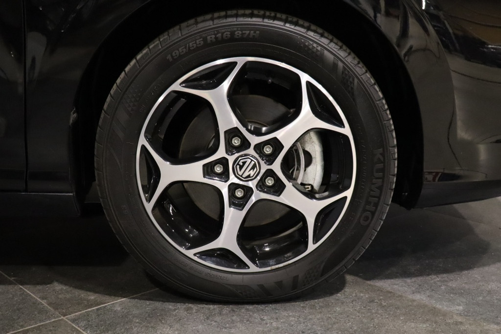 Mazda 3 Hatchback Skyactiv-G 122pk Luxury 57088390-4.jpg | Autobedrijf Dodemont